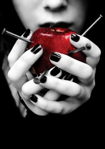 Poison_Apple_by_CuteEmo6923